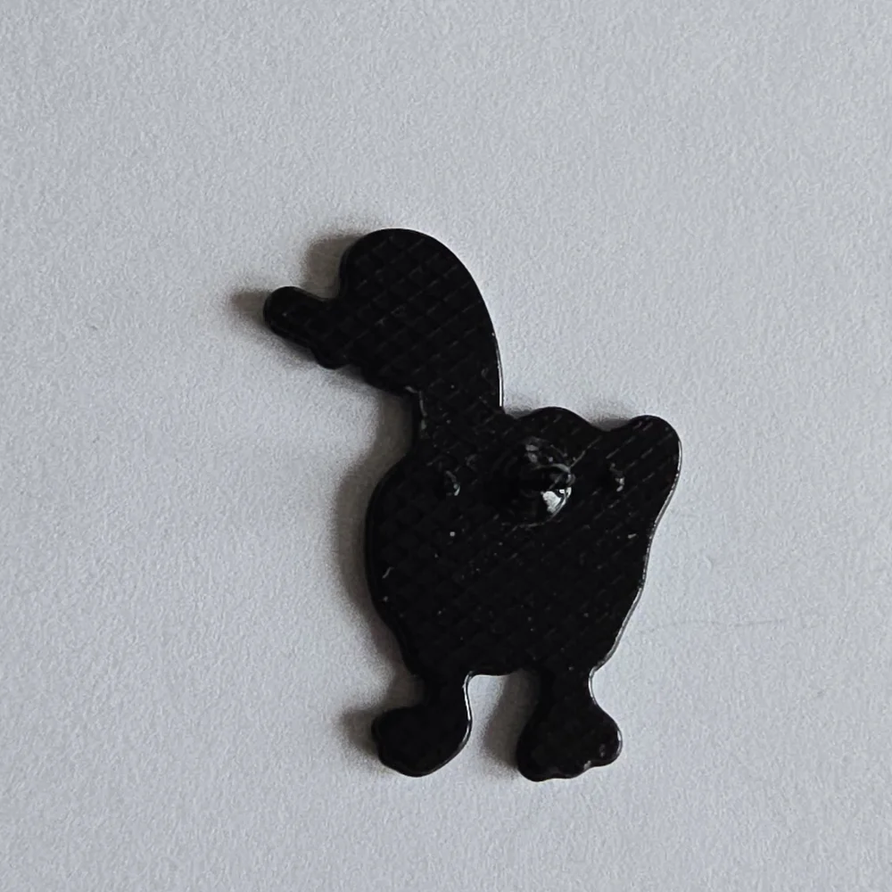 Goose with a knife pin enamel lapel brooch bird duck white black - Picture 7 of 9